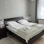 Lovely In Charming Town House