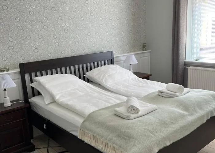 Lovely In Charming Town House